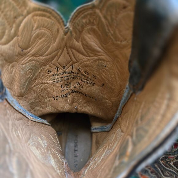 Amazing leather / python cowboy boots with an amazing cut out design. - Picture 3 of 4